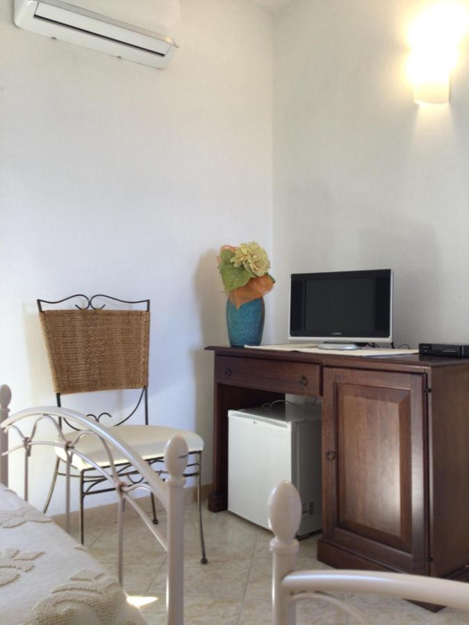 Agriturismo Lu Stabbiacciu Aglientu Esterno foto